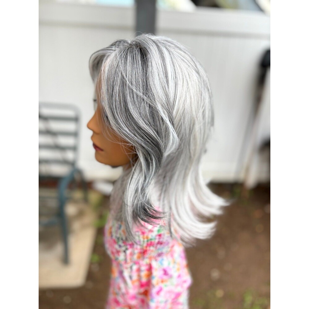 Chelsey Smith CrownsGray Ombre Wig - Long Wavy Synthetic Hair New